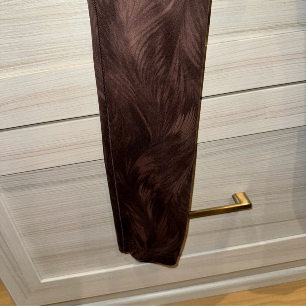 Athleta SALUTATION STASH POCKET II PRINTED TIGHT Ava Smoked Almond Brown XS - Picture 9 of 11
